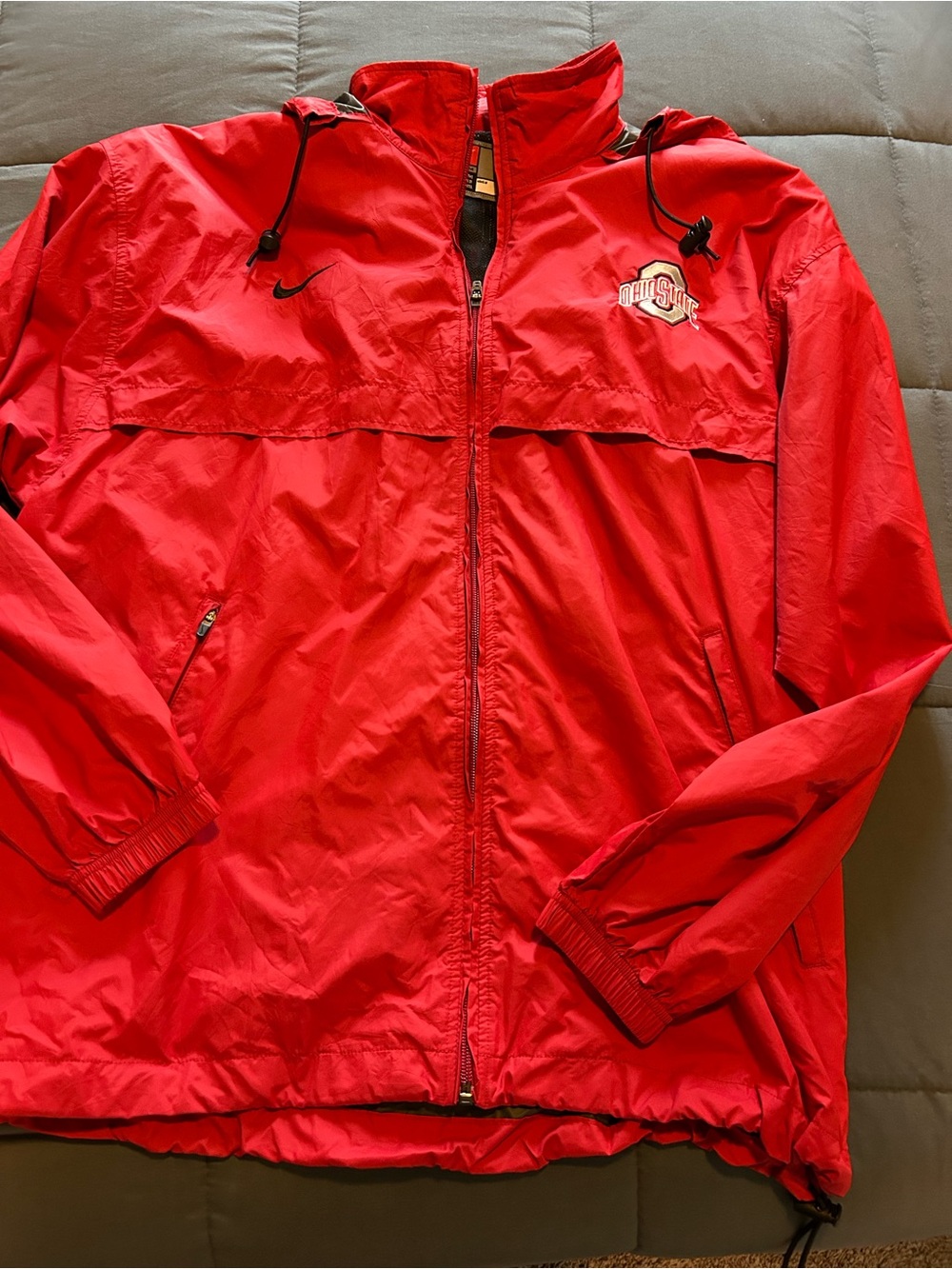 Nike Red Full-Zip Men’s Windbreaker Jacket